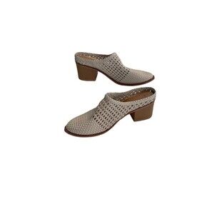 Time And Tru Womens Beige Heels Round Toe Shoes Sz 10  M Slip On‎ Clogs EUC